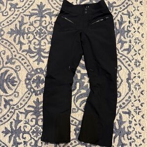 Obermeyer Women’s Bliss Ski Pants with Zipper Pockets - Size 4.